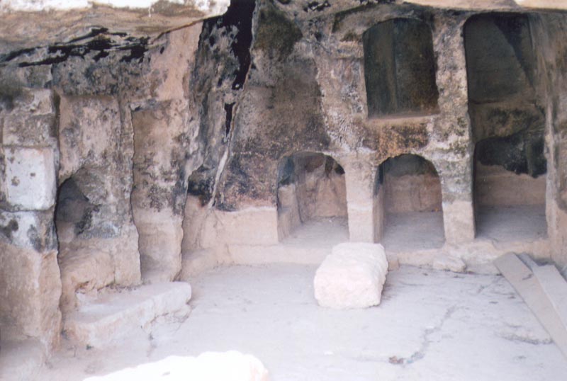 Tomb(2)
